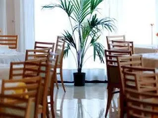 Meditur بوميتْسْيا